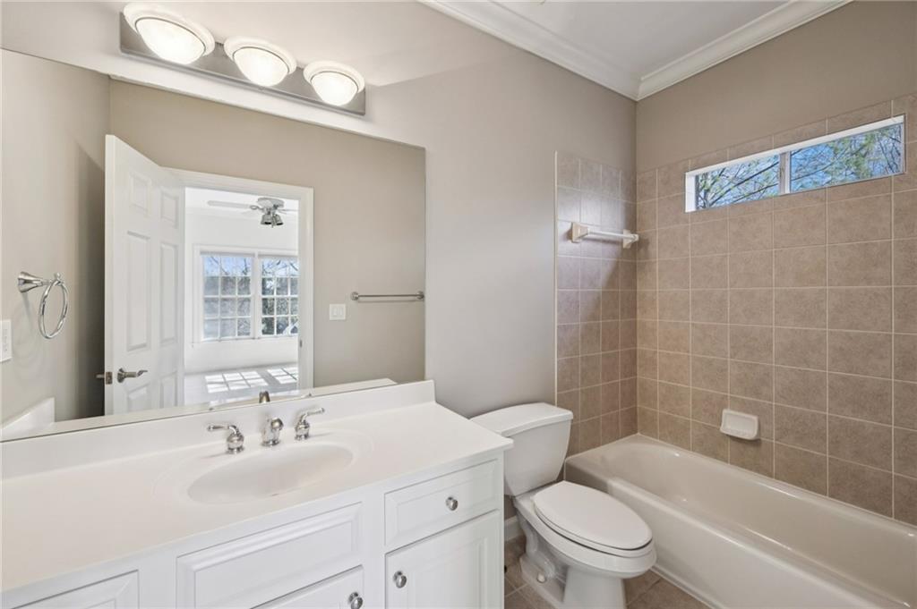 250 Enclave Circle Atlanta, GA 30342 - Photo 30 of 45