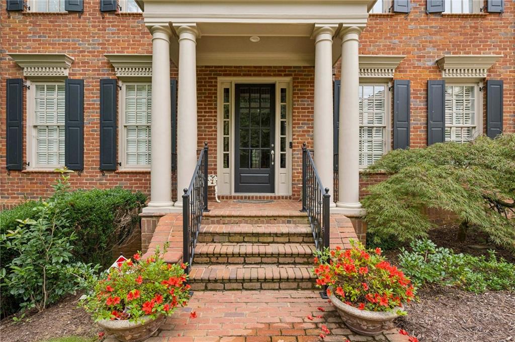 250 Enclave Circle Atlanta, GA 30342 - Photo 3 of 45