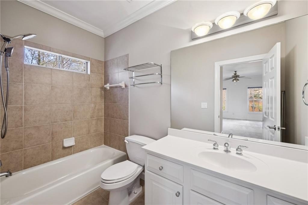 250 Enclave Circle Atlanta, GA 30342 - Photo 32 of 45