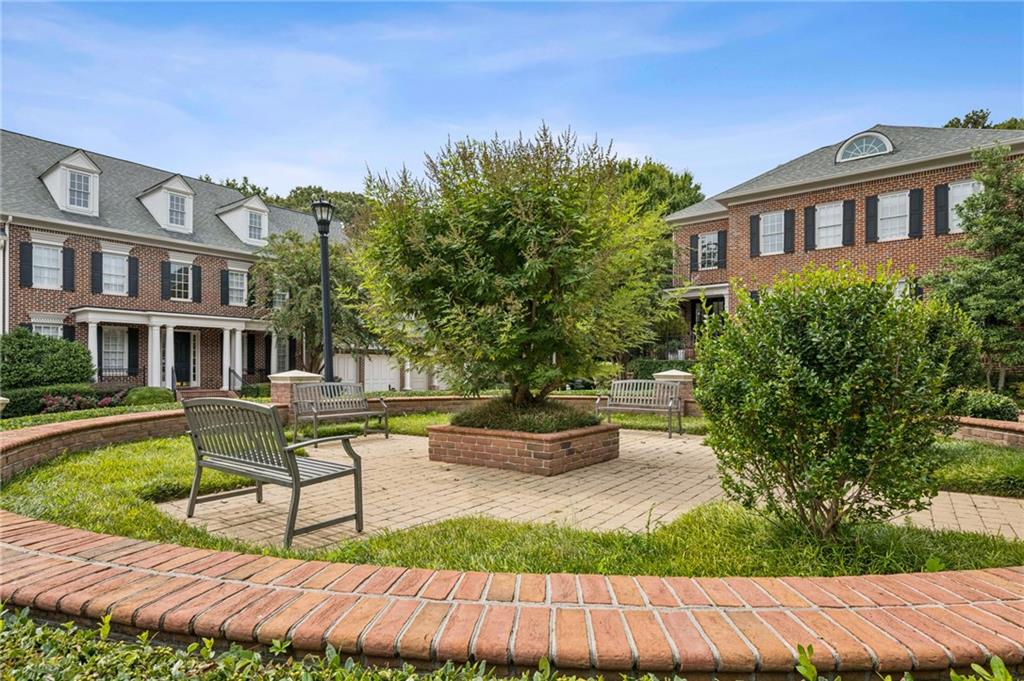 250 Enclave Circle Atlanta, GA 30342 - Photo 41 of 45