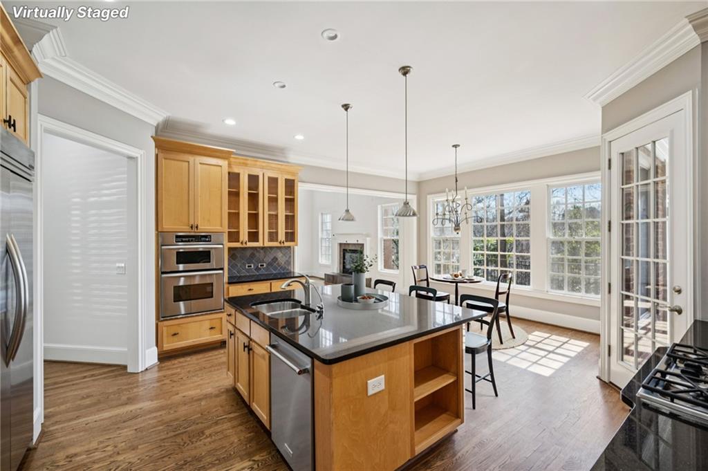 250 Enclave Circle Atlanta, GA 30342 - Photo 10 of 45
