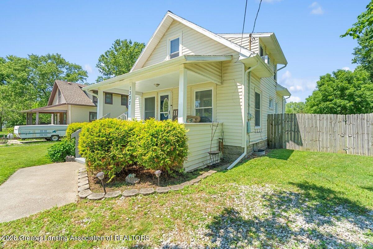 1332 West Valley Road Lansing, MI 48906 - Photo 2 of 33 Media Jett - 34 (1)