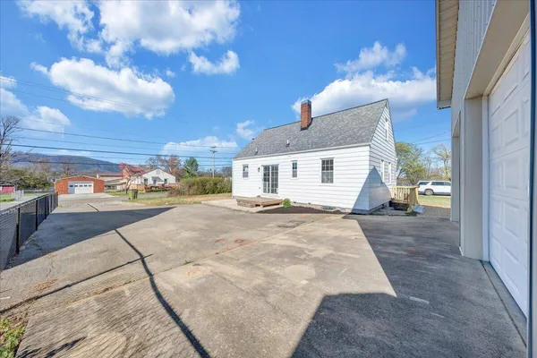 $298,000 | 2105 Mountain Avenue, Salem, VA 24153