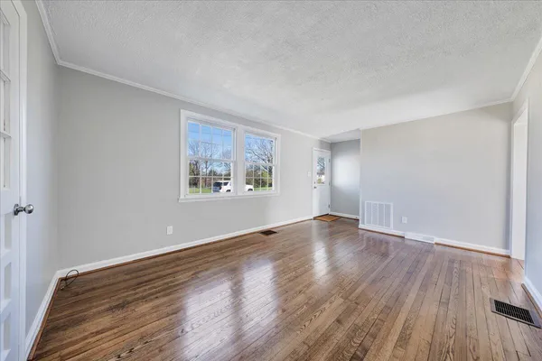 $298,000 | 2105 Mountain Avenue, Salem, VA 24153