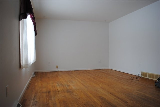 25 Eberle Road Colonie, NY 12110 - Photo 4 of 9 Photo 4
