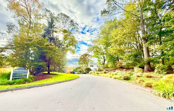 $3,200 | 129 Rowayton Woods Drive, Unit 129, Norwalk, CT 06854