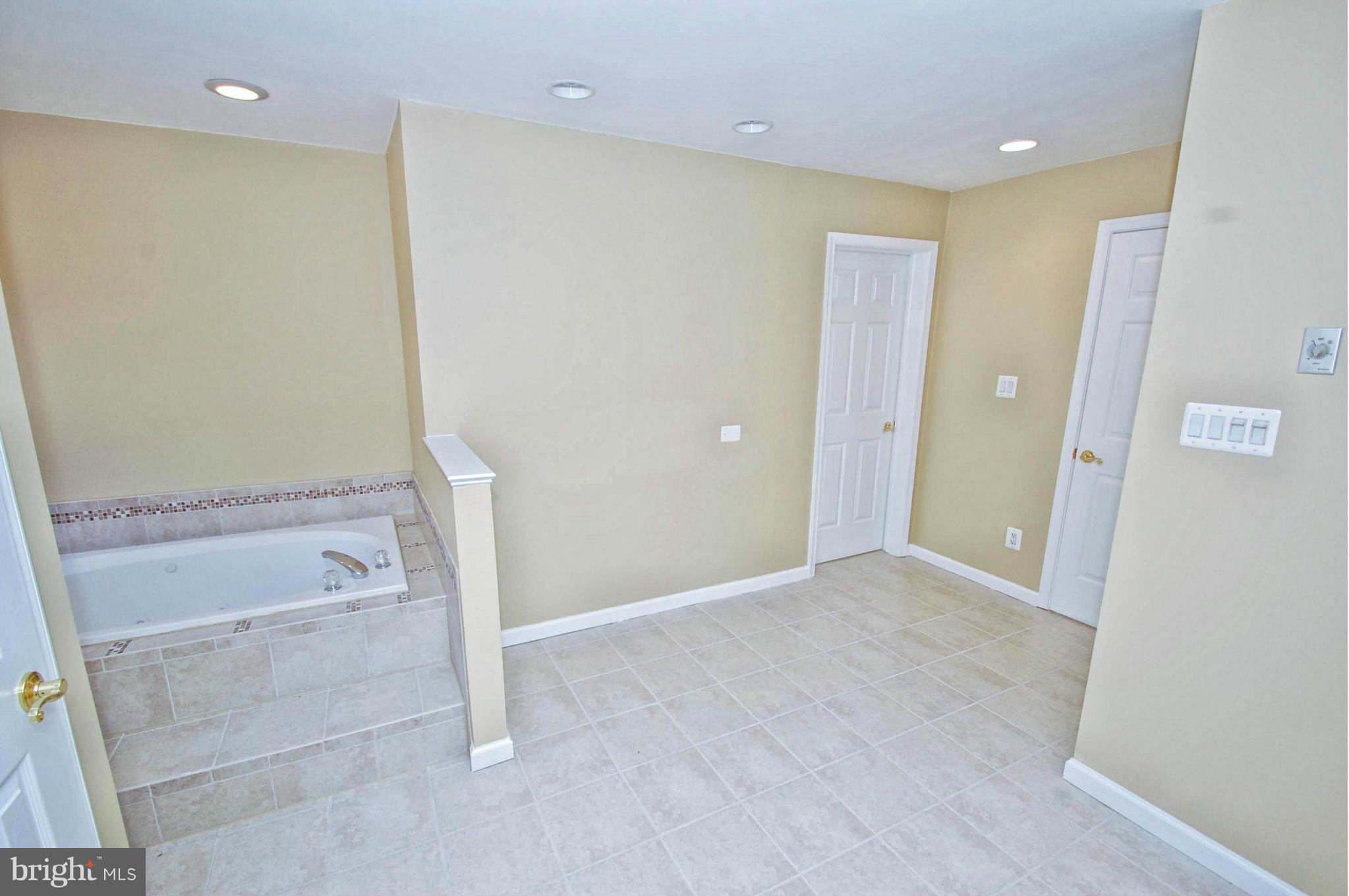 579 Sleepywoods Road Cross Junction, VA 22625 - Photo 19 of 29 Bath (Master)