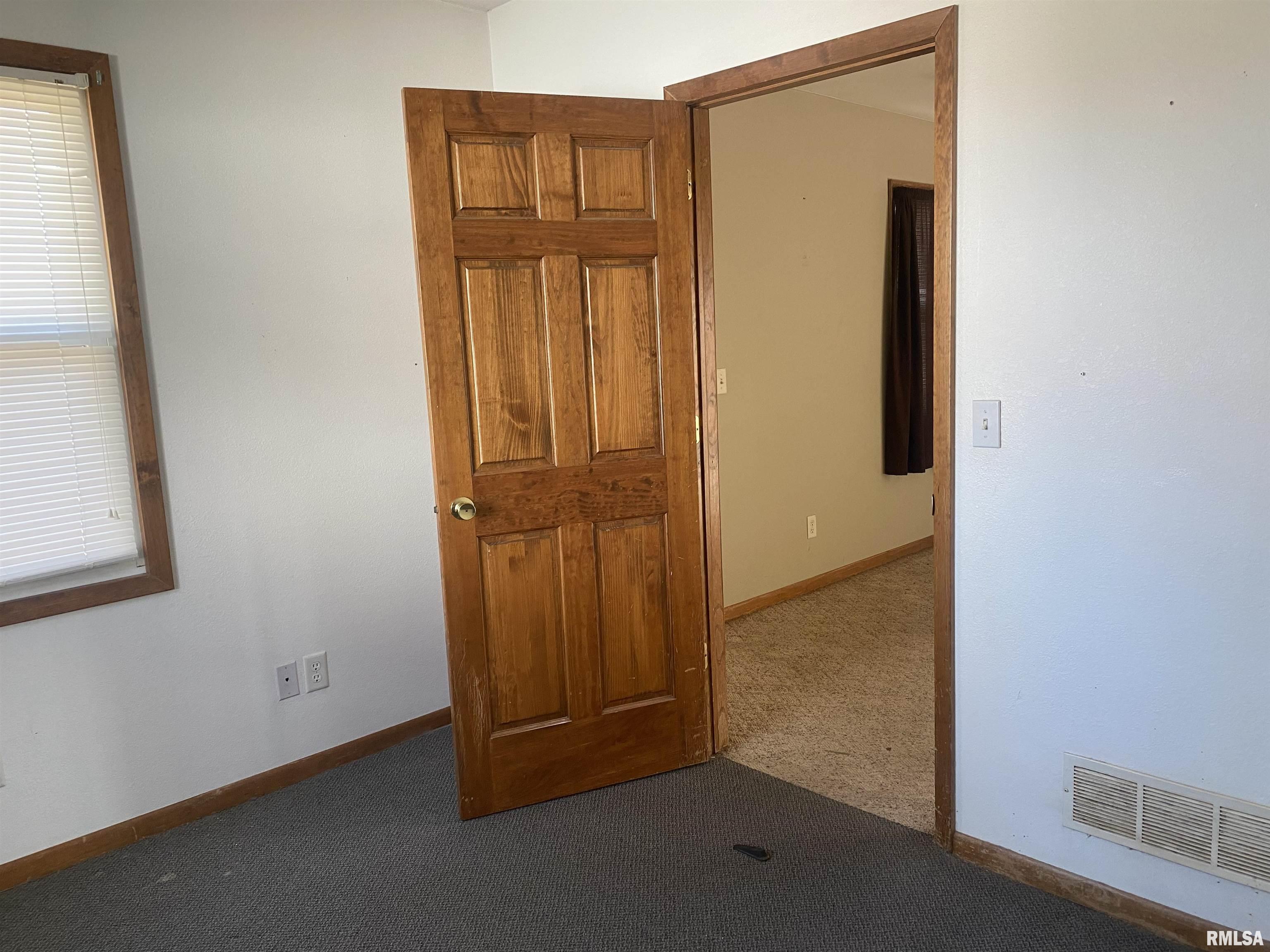 400 Fulton Avenue St. David, IL 61563 - Photo 11 of 36 Gallery Image 11