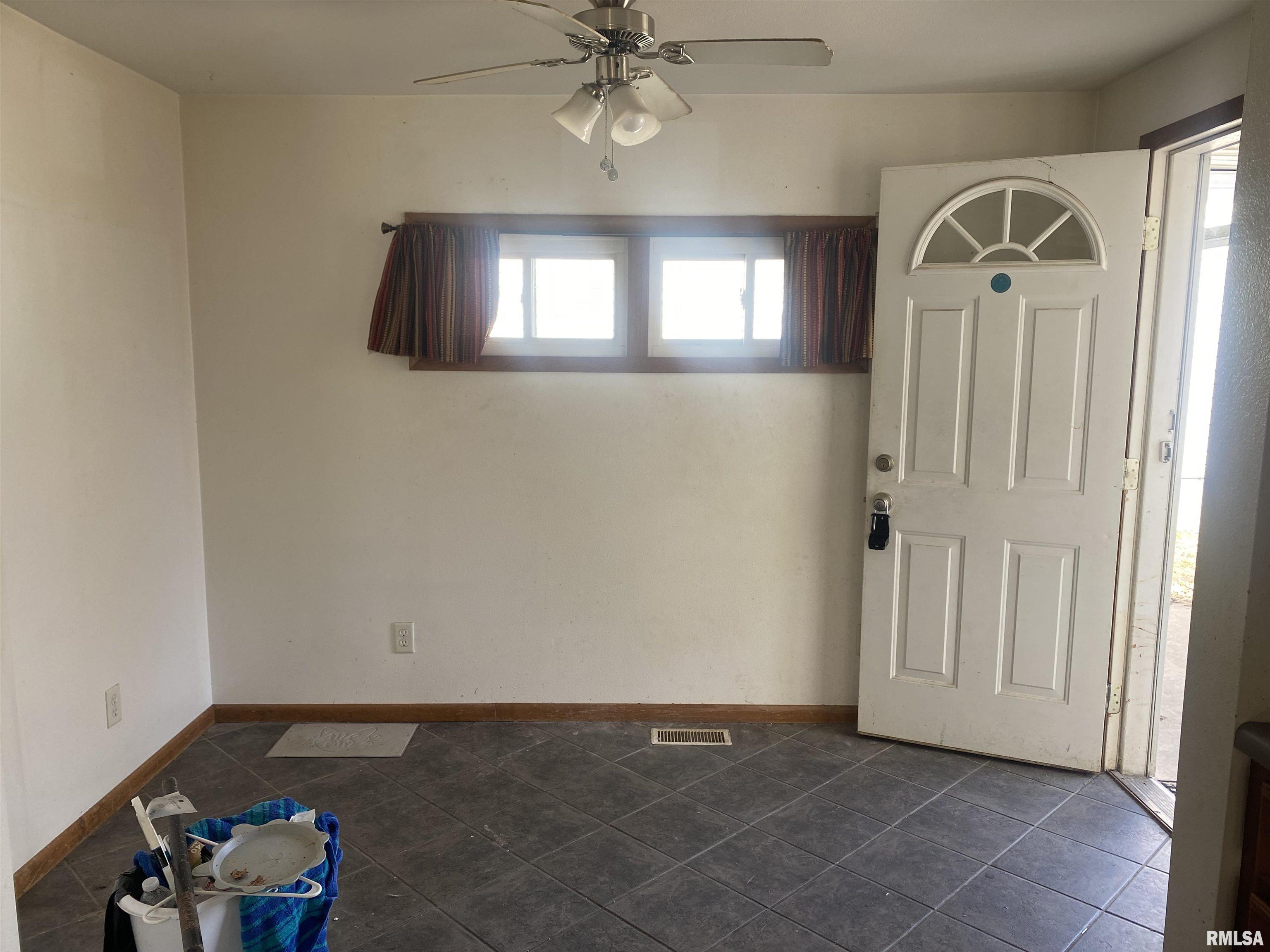 400 Fulton Avenue St. David, IL 61563 - Photo 6 of 36 Gallery Image 6