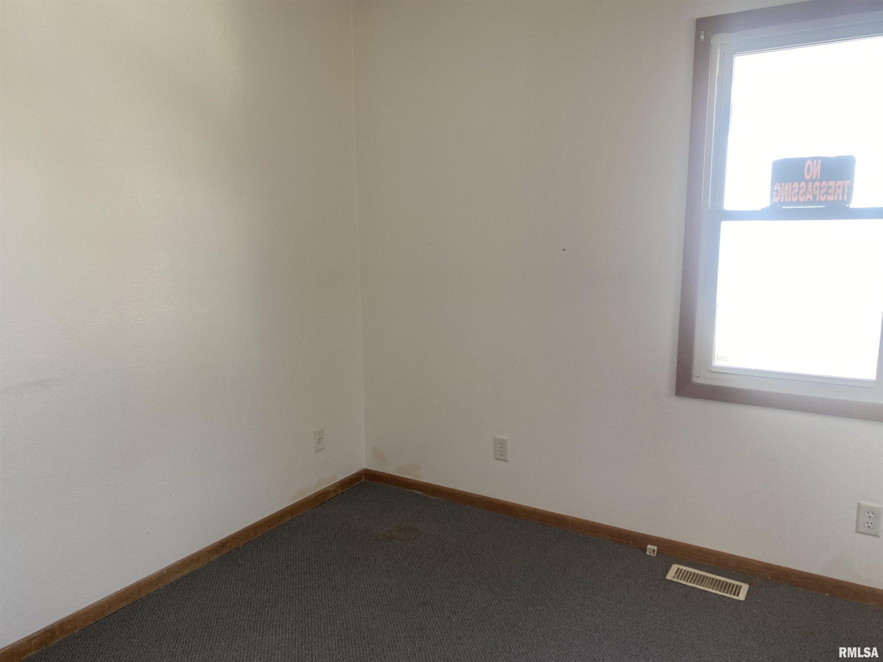 400 Fulton Avenue St. David, IL 61563 - Photo 10 of 36 Gallery Image 10