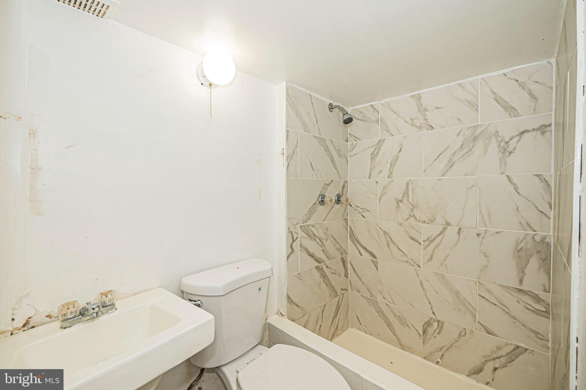 6424 Bushey Street Baltimore, MD 21224 - Photo 4 of 28