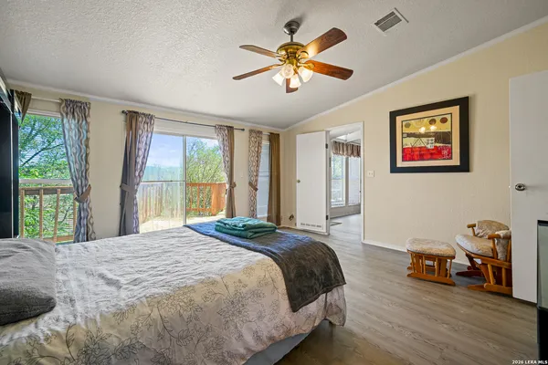 $369,000 | 1427 Elmhurst Drive, Lakehills, TX 78063
