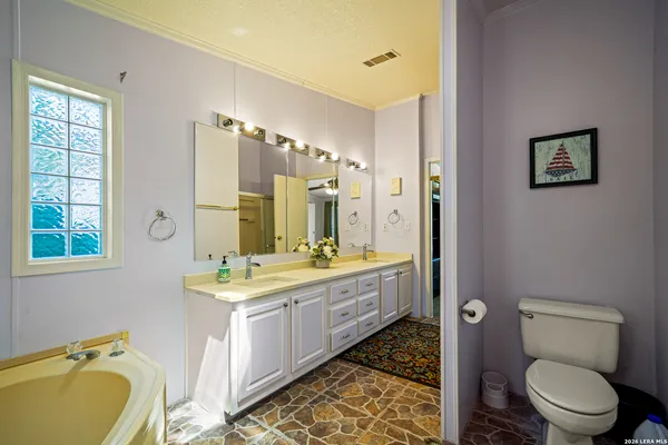 $369,000 | 1427 Elmhurst Drive, Lakehills, TX 78063