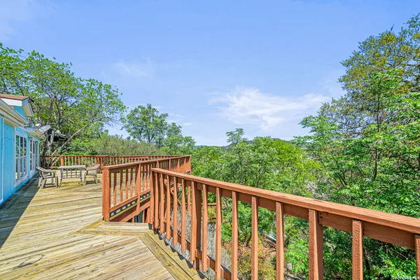 $369,000 | 1427 Elmhurst Drive, Lakehills, TX 78063