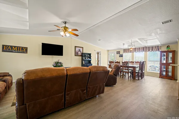 $369,000 | 1427 Elmhurst Drive, Lakehills, TX 78063