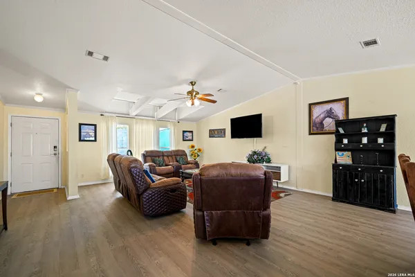 $369,000 | 1427 Elmhurst Drive, Lakehills, TX 78063