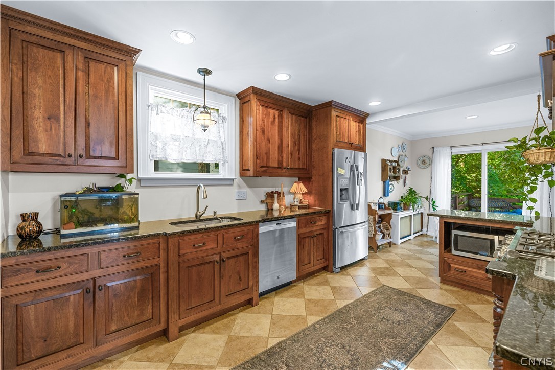 60 Paris Road New Hartford, NY 13413 - Photo 10 of 40