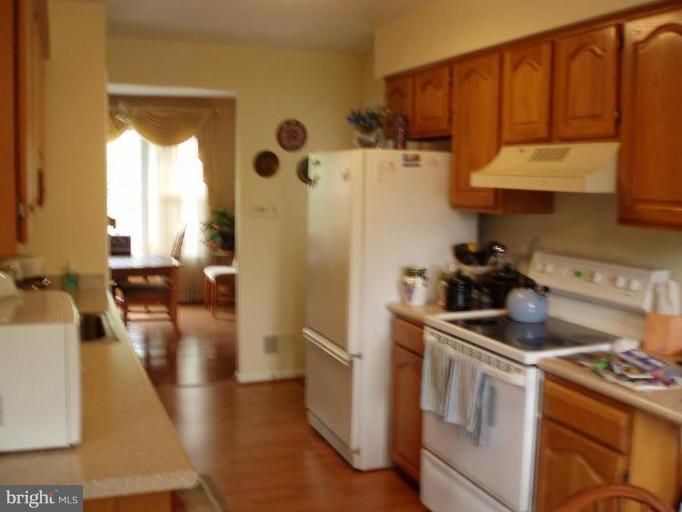 10413 Sweepstakes Road Damascus, MD 20872 - Photo 3 of 9 Kitchen