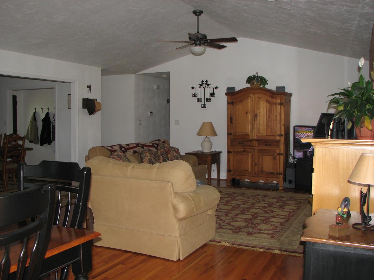 1504 Broken Bow Road Moneta, VA 24121 - Photo 21 of 31 Great Room 2