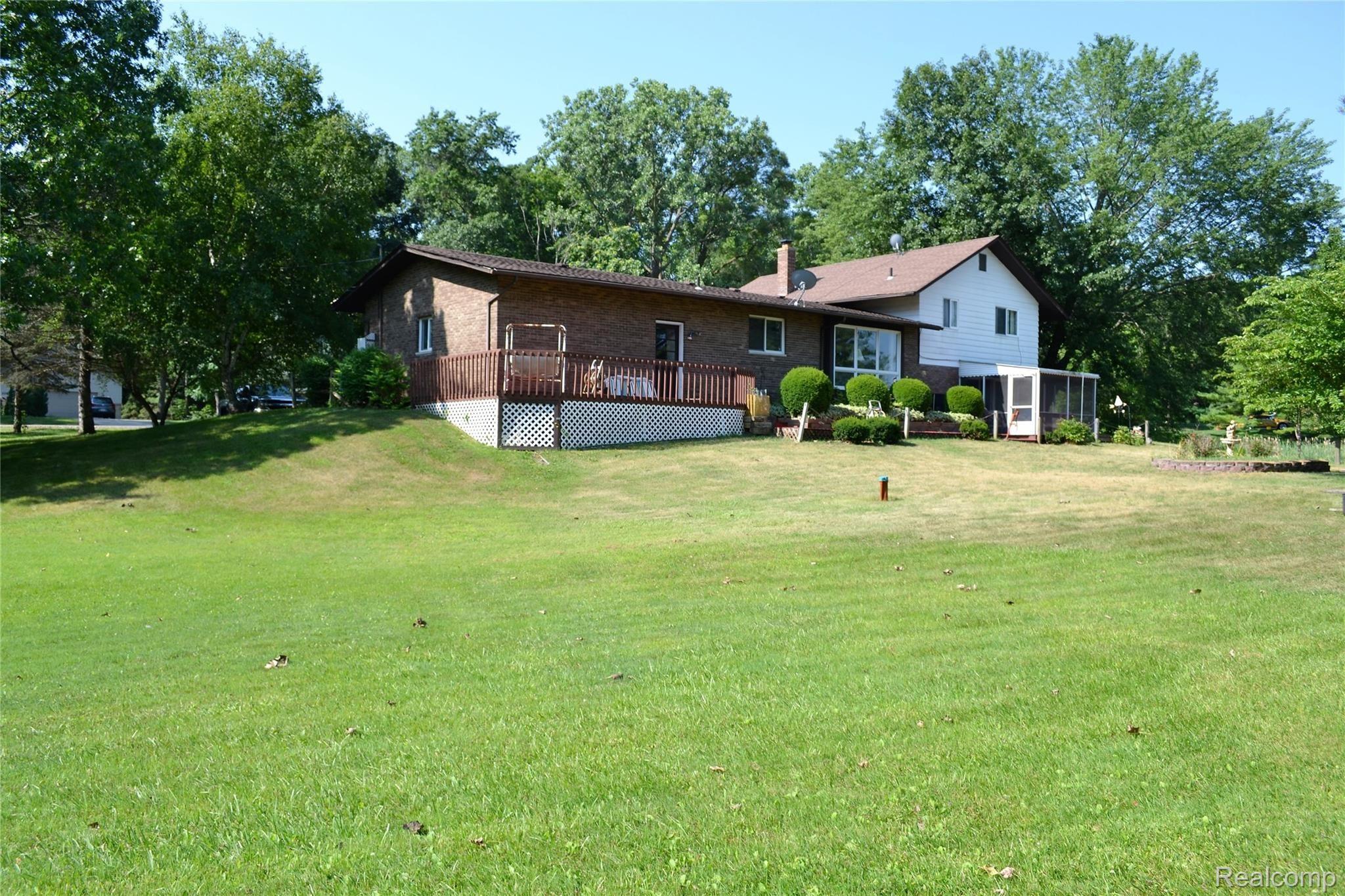 10901 Culver Road Brighton, MI 48114 - Photo 45 of 57 DSC_0420.JPG
