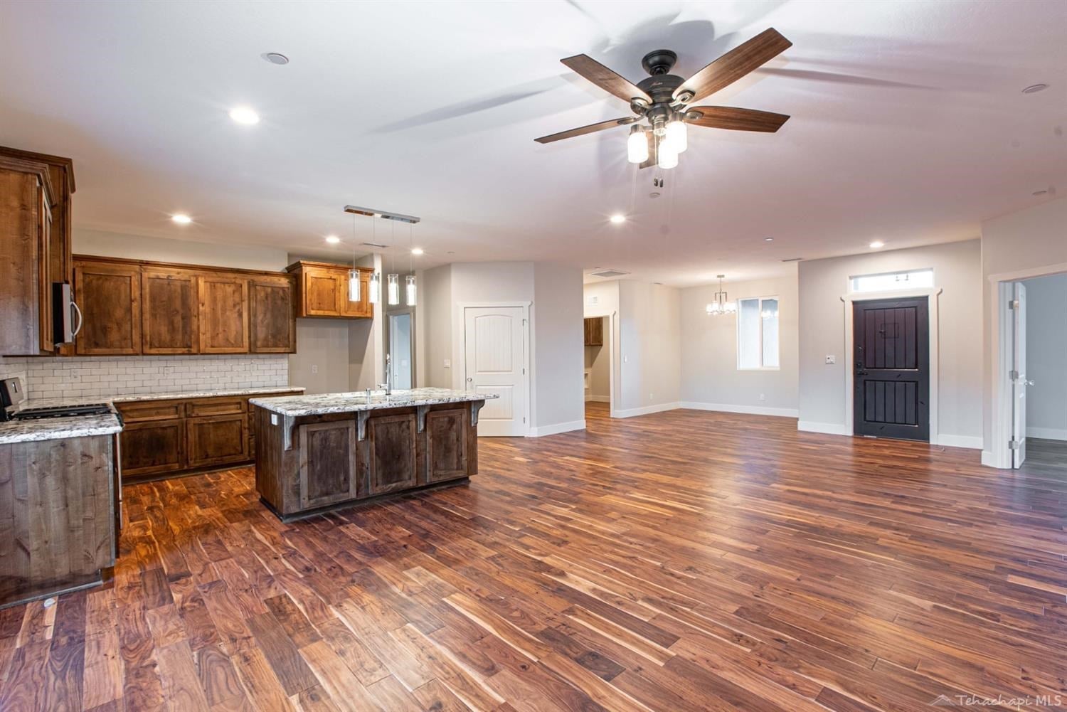 29980 North Lower Valley Road Tehachapi, CA 93561 - Photo 8 of 24 Gallery Image 8