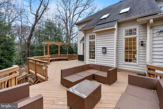 $1,650,000 | 1050 Northfalls Court, Great Falls, VA 22066