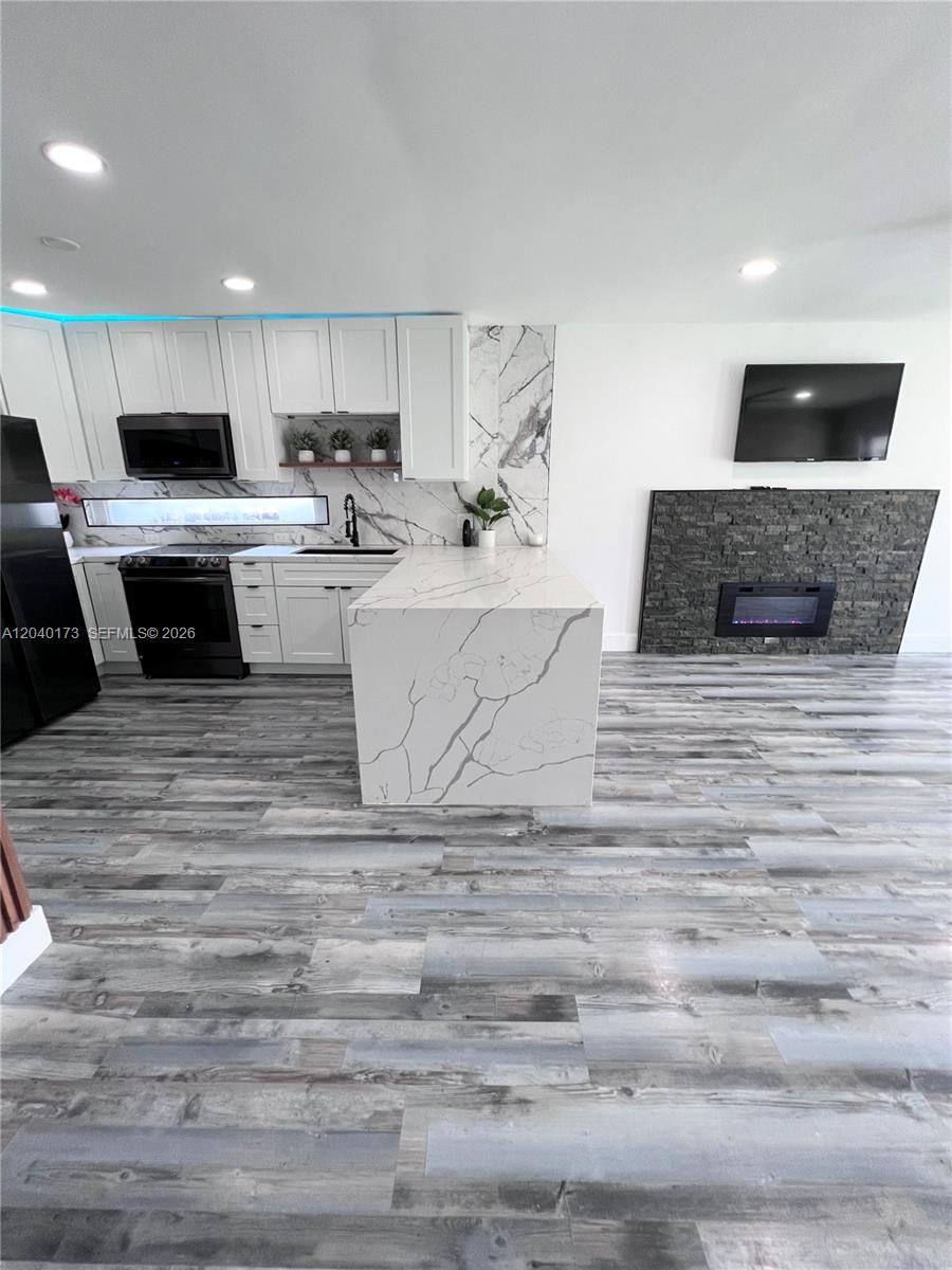 2425 Southwest 26th Lane Miami, FL 33133 - Photo 2 of 22
