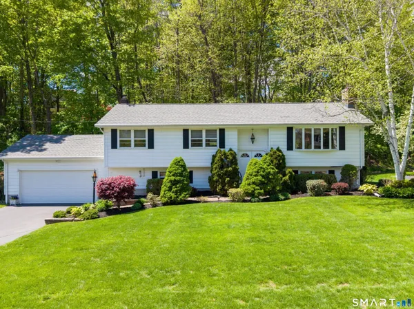 $449,000 | 253 Braeside Drive, Hamden, CT 06514