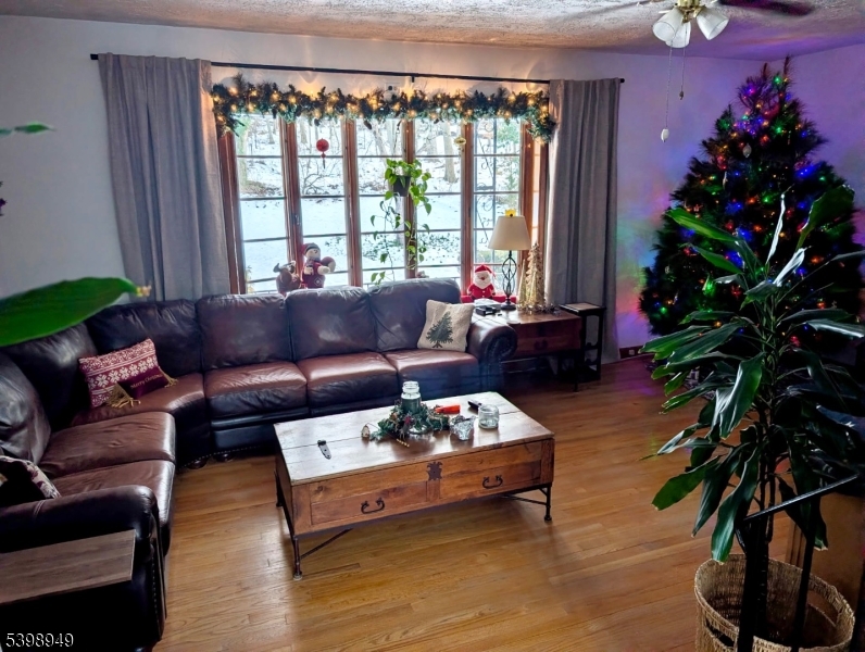 47 Brookside Drive Warren, NJ 07059 - Photo 5 of 15