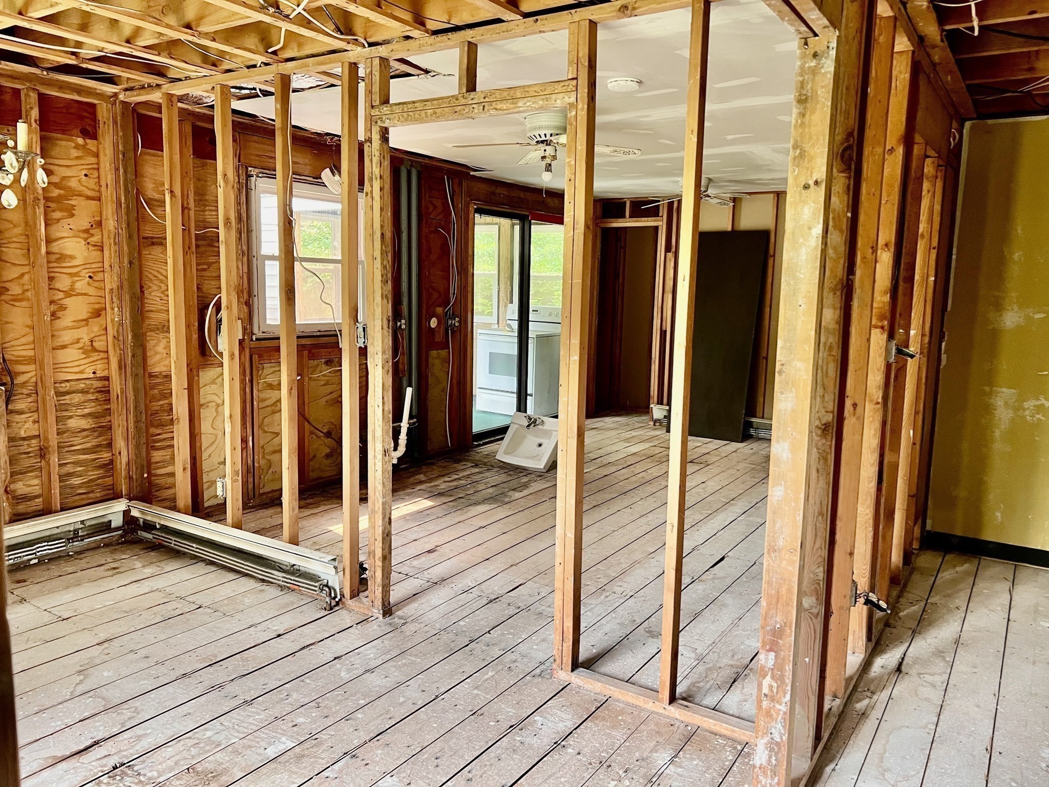 831 Providence Road Northbridge, MA 01588 - Photo 9 of 21 Gallery Image 9