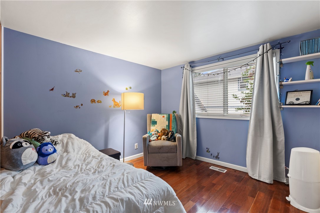 419 Southwest 126th Street Seattle, WA 98146 - Photo 13 of 18 Gallery Image 13