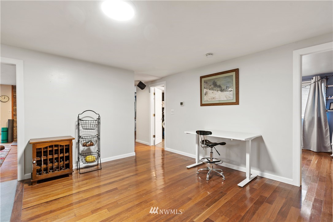 419 Southwest 126th Street Seattle, WA 98146 - Photo 6 of 18 Gallery Image 6