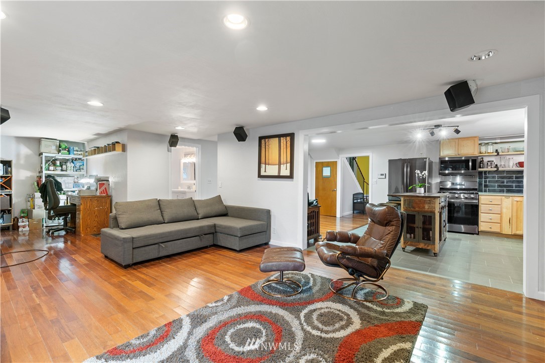 419 Southwest 126th Street Seattle, WA 98146 - Photo 7 of 18 Gallery Image 7