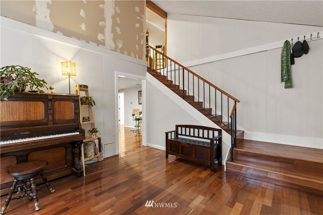 419 Southwest 126th Street Seattle, WA 98146 - Photo 9 of 18 Gallery Image 9