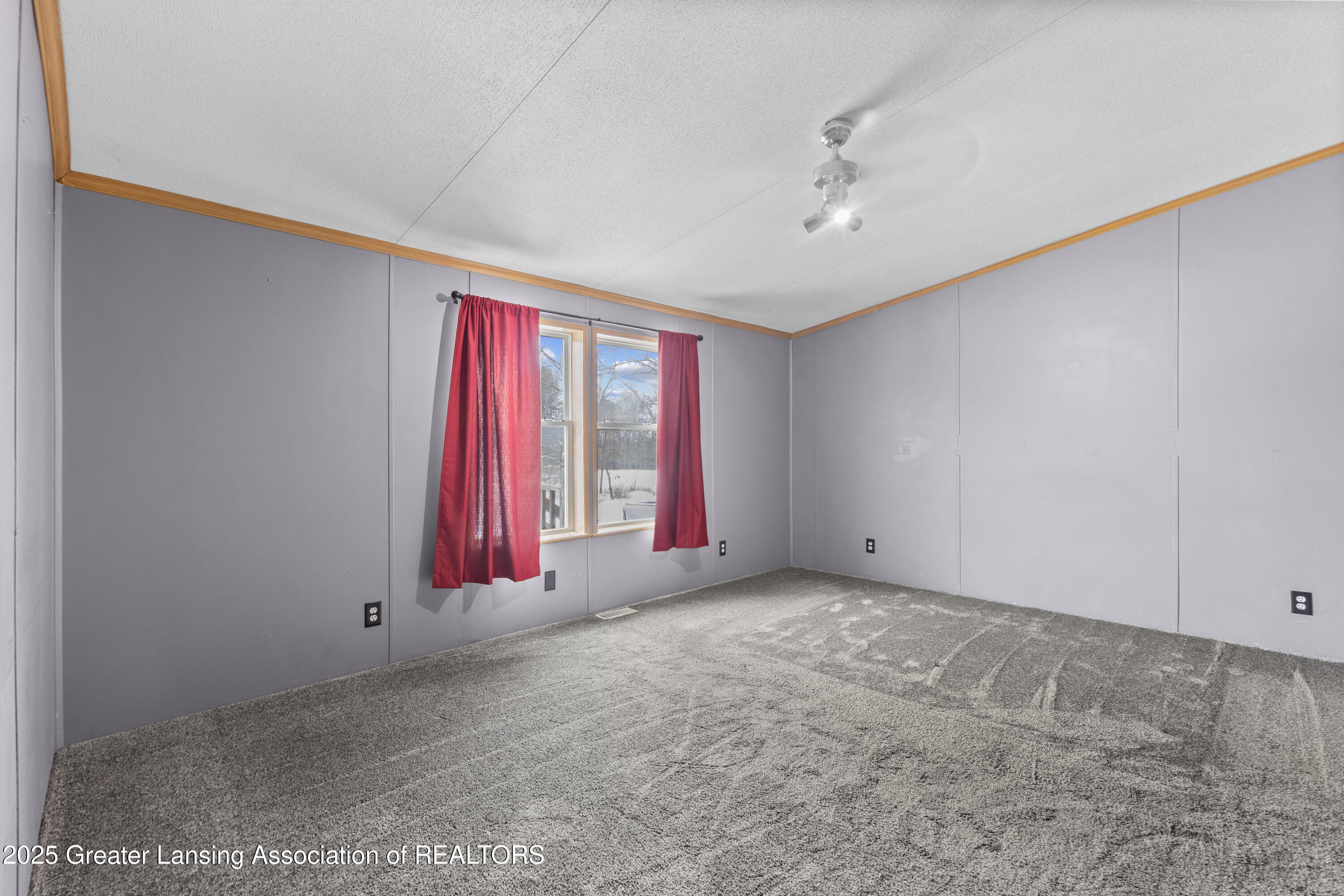 7755 Linton Road St. Johns, MI 48879 - Photo 5 of 35 Living Room