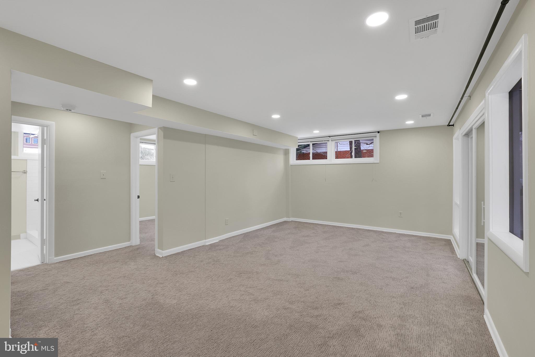 6718 Old Chesterbrook Road McLean, VA 22101 - Photo 31 of 49