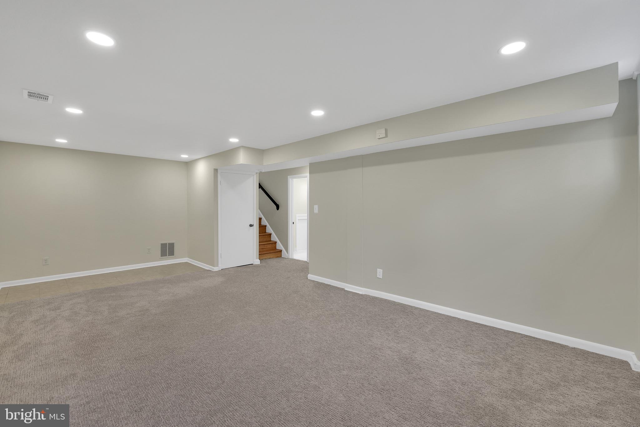 6718 Old Chesterbrook Road McLean, VA 22101 - Photo 32 of 49 a view of an empty room