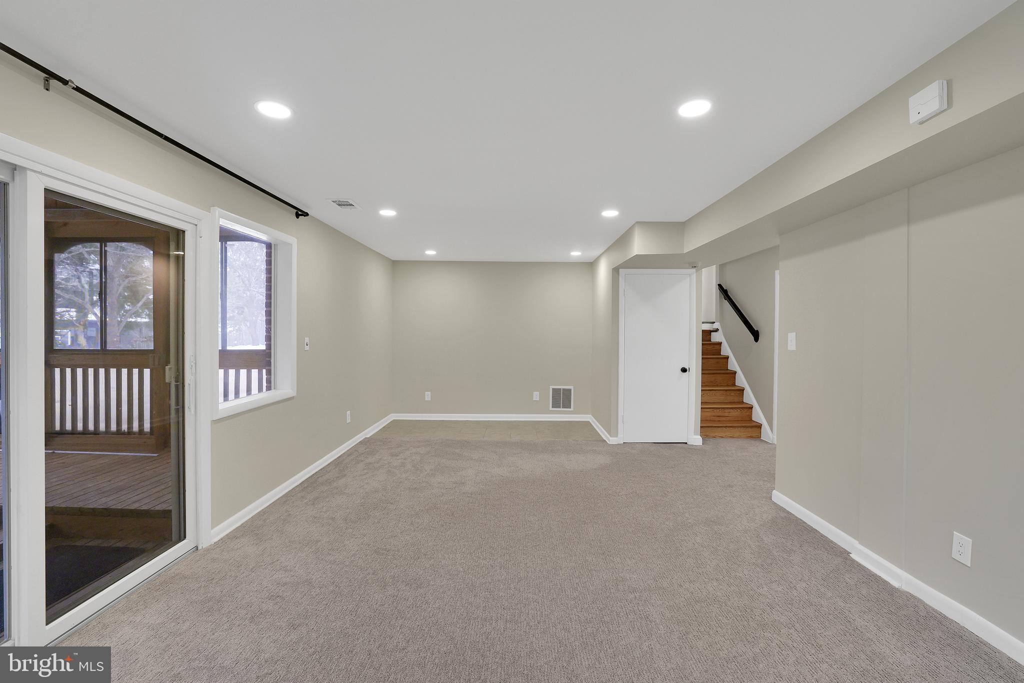 6718 Old Chesterbrook Road McLean, VA 22101 - Photo 34 of 49 an empty room with windows