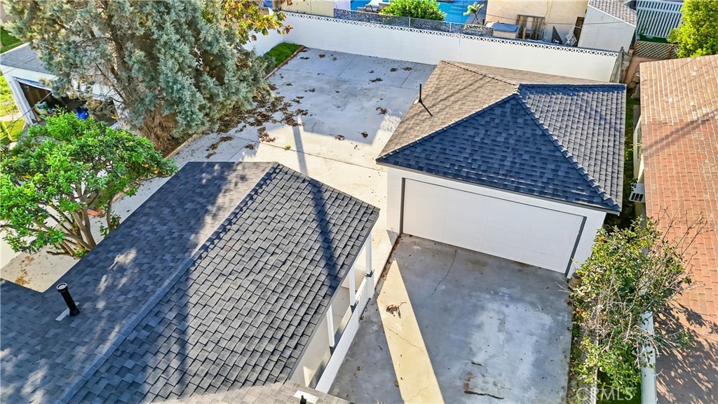 2835 Delta Avenue Long Beach, CA 90810 - Photo 25 of 29 a view of entryway