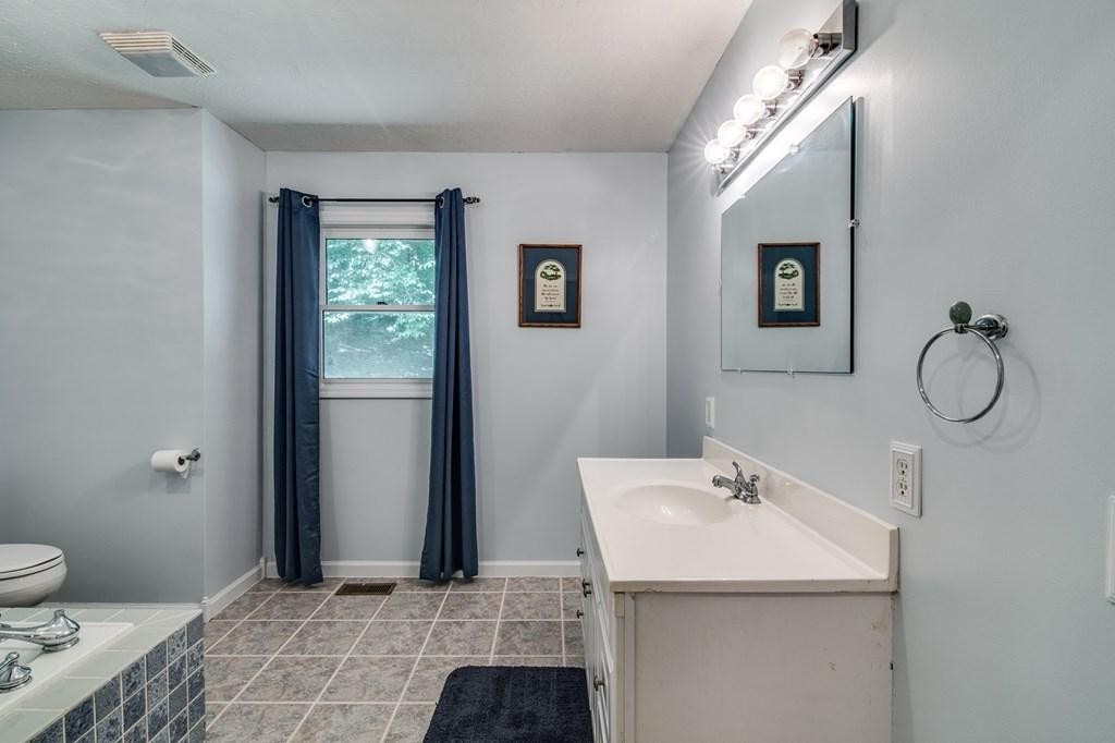 421 South Cave Valley Road Byrdstown, TN 38549 - Photo 2 of 37 Gallery Image 2