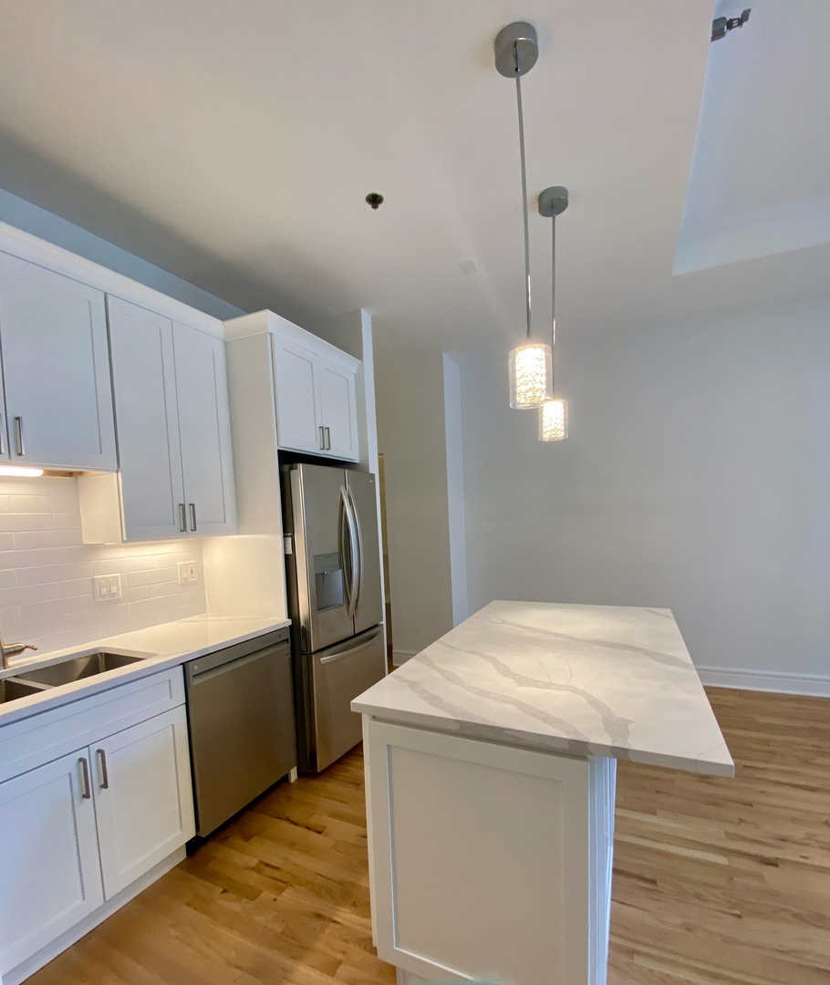 212 West Washington Street, Unit 910 Chicago, IL 60606 - Photo 9 of 24