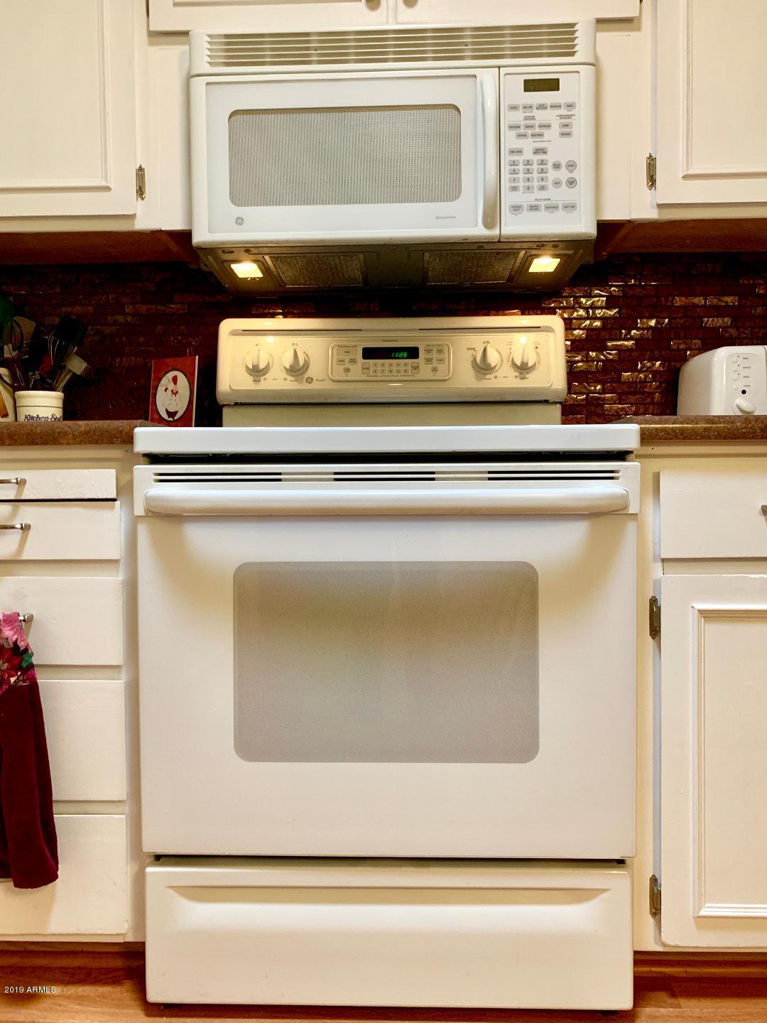 6223 East Decatur Street Mesa, AZ 85205 - Photo 13 of 38 Microwave Stove
