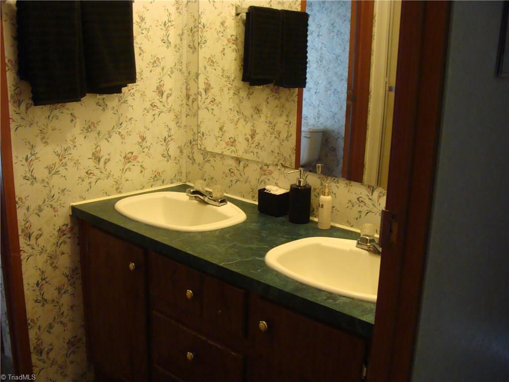 406 Martin Byrd Road Elkin, NC 28621 - Photo 19 of 23 Gallery Image 19