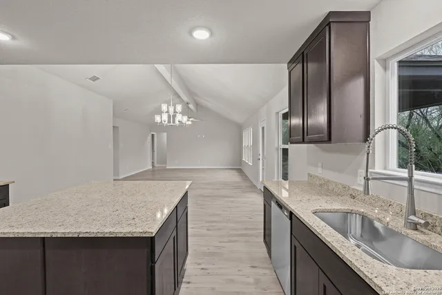 $439,750 | 149 Sylas Hayes Loop, Pleasanton, TX 78064