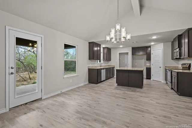 $439,750 | 149 Sylas Hayes Loop, Pleasanton, TX 78064