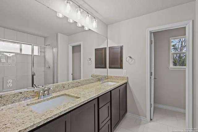 $439,750 | 149 Sylas Hayes Loop, Pleasanton, TX 78064