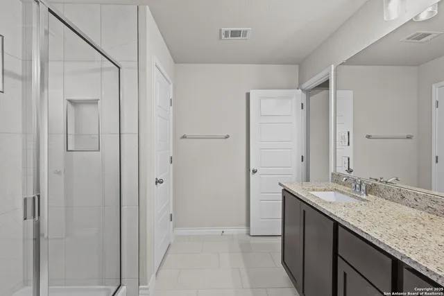 $439,750 | 149 Sylas Hayes Loop, Pleasanton, TX 78064