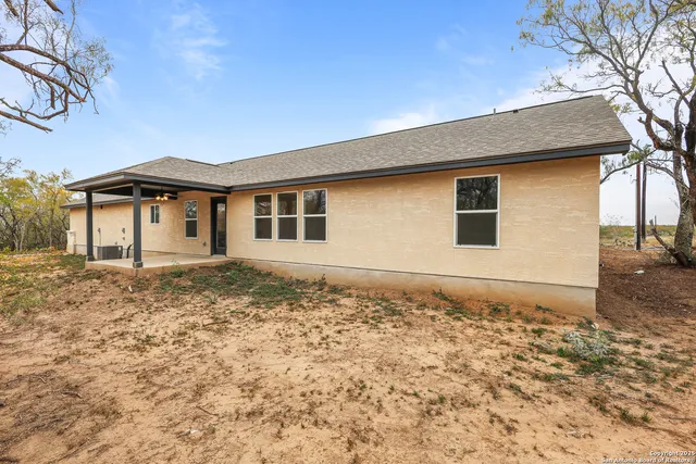 $439,750 | 149 Sylas Hayes Loop, Pleasanton, TX 78064