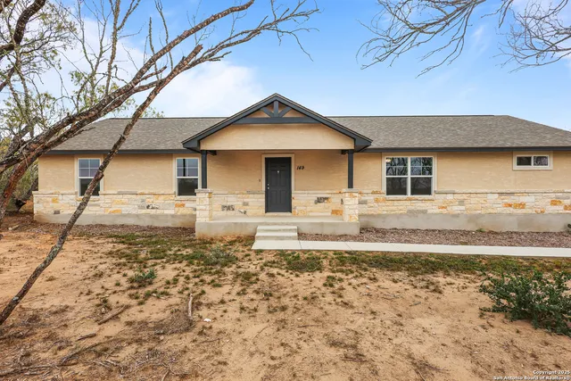 $439,750 | 149 Sylas Hayes Loop, Pleasanton, TX 78064