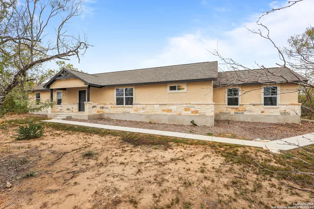 $439,750 | 149 Sylas Hayes Loop, Pleasanton, TX 78064